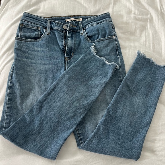 Levi’s 721 High Rise Skinny Ankle Jean - Picture 5 of 6